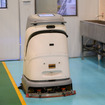 工場内はロボットが清掃を行う