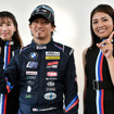 山西康司監督兼ドライバー（中央）