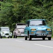 シトロエン アミ8を先頭に2CV達が続く