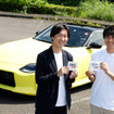 『クルマら部』スペシャル試乗会で新型フェアレディZに試乗した、ユーザーの藤森さん（右）とレスポンス宮崎壮人副編集長（左）