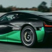 リバース走行で最高速275.74km/hを計測しギネス新記録と認定されたリマック・ネヴェーラ