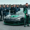 リバース走行で最高速275.74km/hを計測しギネス新記録と認定されたリマック・ネヴェーラ