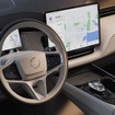 ボルボ『EM90』はデジタル移動空間、2つの大型ディスプレイに5G接続採用