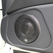 モレル独特なグリルを備えプロテクションの性能とサウンド面を両立させている。もちろんデザイン的にも個性的だ。