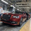 クライスラーのカナダ・オンタリオ工場からラインオフした300Cの最終モデル