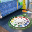 「人生ゲーム」コラボ車内装飾