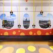 Enjoy the ride! Resort Liner：小さな子どもも触れることできるつり革　(C) Disney