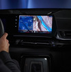 BMWとアマゾンが大規模言語モデル「LLM」で強化した音声アシスタントのイメージ