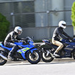 スズキ GSX250R（手前）/ジクサーSF250（奥）