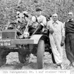 最初のプロトタイプU1（1946年10月9日撮影）。まだキャブがない。運転席はレスラー、ひとり置いてツァーベル
