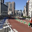 GINZA SKY WALK 2024：土橋入口。この付近からJR線と並行