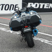鈴鹿8耐でサプライズ走行をおこなったカワサキの「水素エンジンバイク」