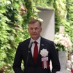 竣工式で挨拶をするクラウス・メーダ―氏