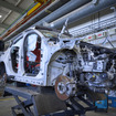 BMWのリサイクルセンターで解体される車両。その多くは量産前のテスト車両