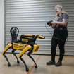 ジャガー・ランドローバー、AI搭載ロボット犬「ローバー」