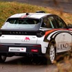 ランチア『イプシロン』新型のラリーカーをステランティスのカルロス・タバレスCEOがテスト