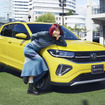 VW Tクロス 改良新型とTVCMキャラクターのAiNA THE ENDさん