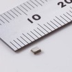 村田製作所が幅広い温度で作動する世界初の高精度水晶振動子を開発