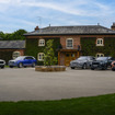 ベントレーが新たな顧客体験施設「The Mews, The Home of Bentley」を英国に開設