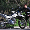 青木タカオ氏とカワサキ KLX230シェルパ