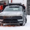 ボルボ EX30クロスカントリー 市販型のプロトタイプ
