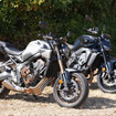ホンダ CB650R E-Clutch（左）とヤマハ MT-09 Y-AMT（右）