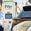 米トヨタが「EVgo」と共同の急速充電ステーションを初稼働