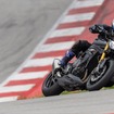 アップハンドルを振り回す感覚のビッグネイキッドでのサーキット走行は、スーパースポーツにはない面白さがある。