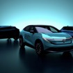 欧州向け日産車、ティザー。中央が新型リーフ
