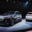 アウディ SQ6 e-tron（向かって左）とQ6 e-tron