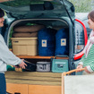 トヨタカローラ香川のカーシェア「TOYOTA SHARE」の車両に、YURTが展開する天然木製車中泊キット「VANLIFE ROOMKIT」を搭載