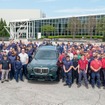 BMWグループの米国サウスカロライナ州スパータンバーグ工場から、700万台目のBMWとしてアルピナ『XB7』がラインオフ