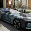 BMW i7のアートカーとドイツ人アーティスト、グレゴール・ヒルデブラント氏
