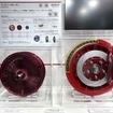 軽EVでは、12インチサイズのインホイールモーター（左）を4輪に搭載する（アステモ／人とくるまのテクノロジー展2025 YOKOHAMA）