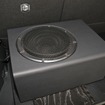 脱着可能なエンクロージャーに収められたのは、その速い低音からオーナーもお気に入りのダイヤトーン・SW-G50。