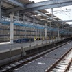 新宿線上り線ホーム（画面右奥が所沢方面）