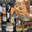 模倣品の摘発現場（左／右上）と、小規模路面店の棚に並ぶ「YAMALUBE」の模倣品（右下）
