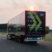 メルセデスベンツの新型電動トラック『eActros 600』が124.7kmをバック走行しギネス世界新記録達成