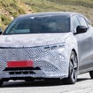 ルノー メガーヌ E-Tech 改良新型のプロトタイプ