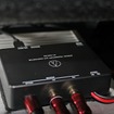 USBをRCAと光デジタルに変換するために用いているのがオーディオテクニカのDACであるAT-HRD100。