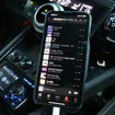 オーディオプレイヤーに用いるのはiPhone。DACを介してD/D変換した上でDSPに入力するシステムを構築した。