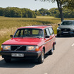 ボルボ240（左）とXC60（右）