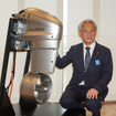 ヤマハ発動機の新型操船システム「HARMO（ハルモ）」とマリン事業本部 国内事業推進部 事業推進部長の吉田竜也氏