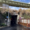制限1.5m、亀戸駅東側。駅は左手