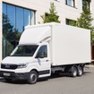 MANの商用車『TGE』のボックスボディ付きセミトレーラー仕様