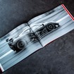 ル・マン24時間レースで優勝したマクラーレン『F1 GTR』を収めた写真集「Jet Black 59」
