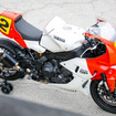 元世界王者ウェイン・レイニーに贈られた特別な『XSR900 GP』
