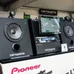carrozzeria DMH-SF900とTS-C1740Sを組み合わせることで車内のエンタメ性能が大幅に向上する