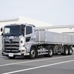 日野プロフィアにレベル4の自動運転技術を搭載した無人自動運転荷重車両