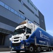 ザ・パック東京工場とT2のトラック